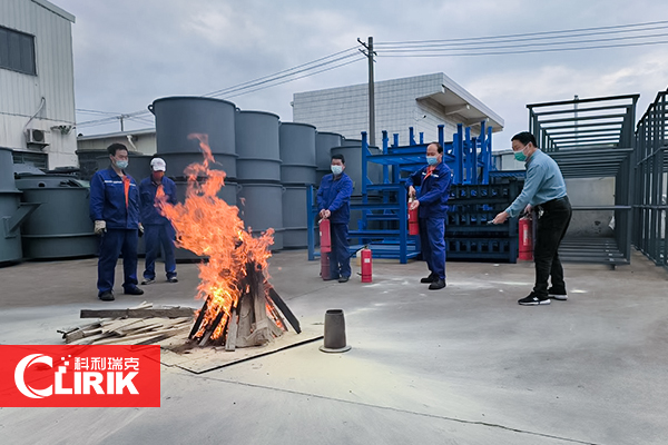 1652086099361296.jpg 消防演习3.jpg