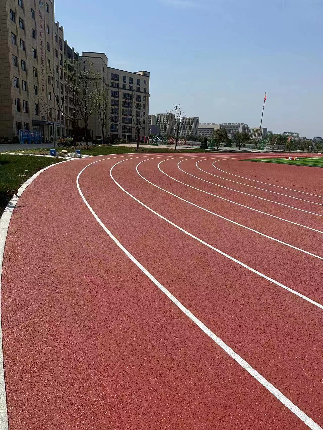 ���հ������̼�У�ܵ�